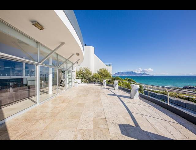 5 BEDROOM HOUSE FOR SALE IN BLOUBERGSTRAND